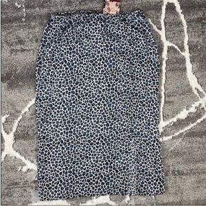 Polly & Esther midi skirt Size M Leopard Print